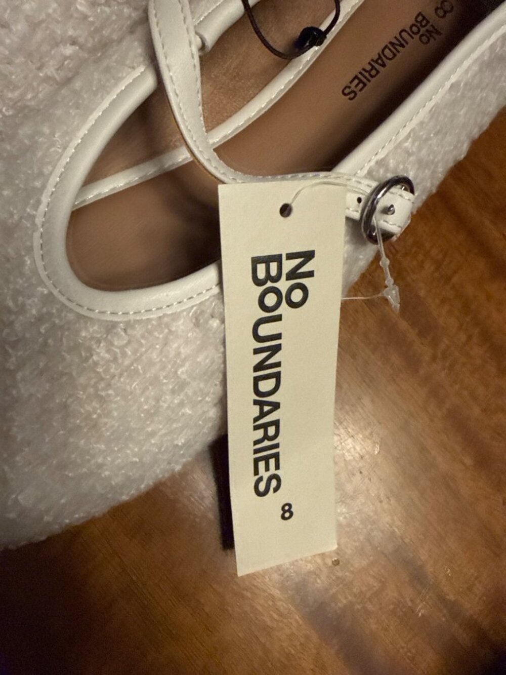 No Boundaries Womens White Sherpa Mary Jane Flats Size 8 Cozy & Stylish - Picture 2 of 6